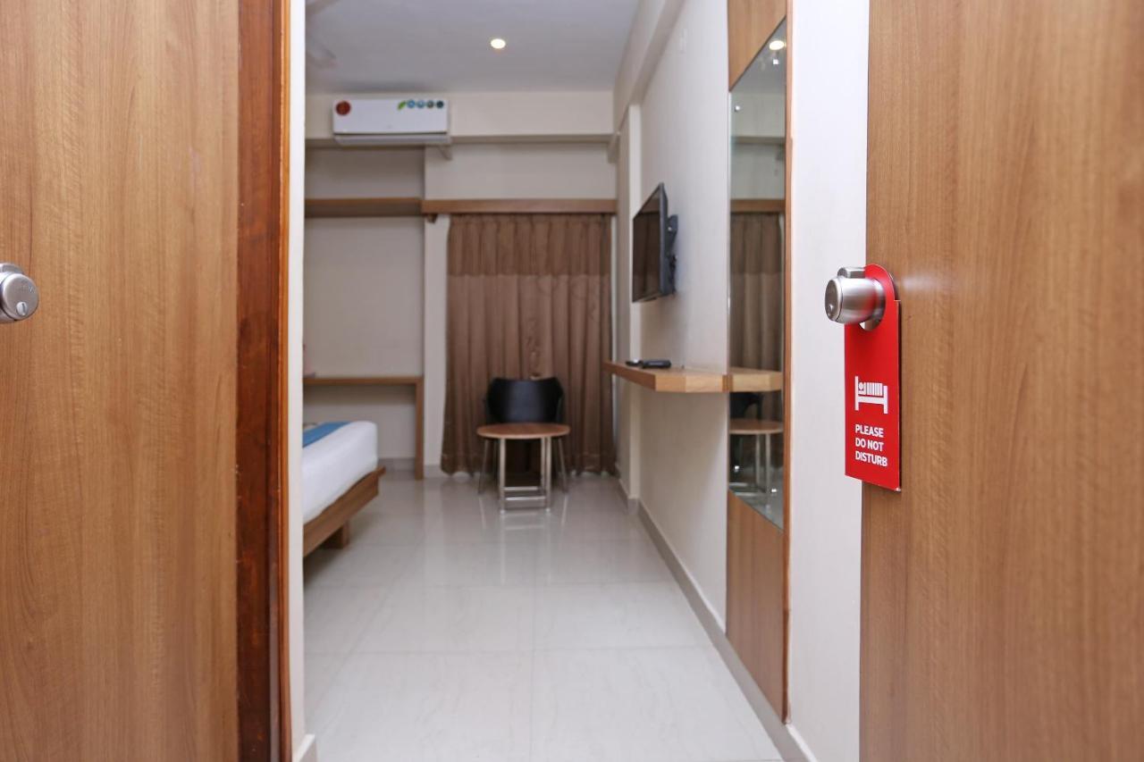 Oyo 6447 Samasth Rooms And Suites マイソール エクステリア 写真