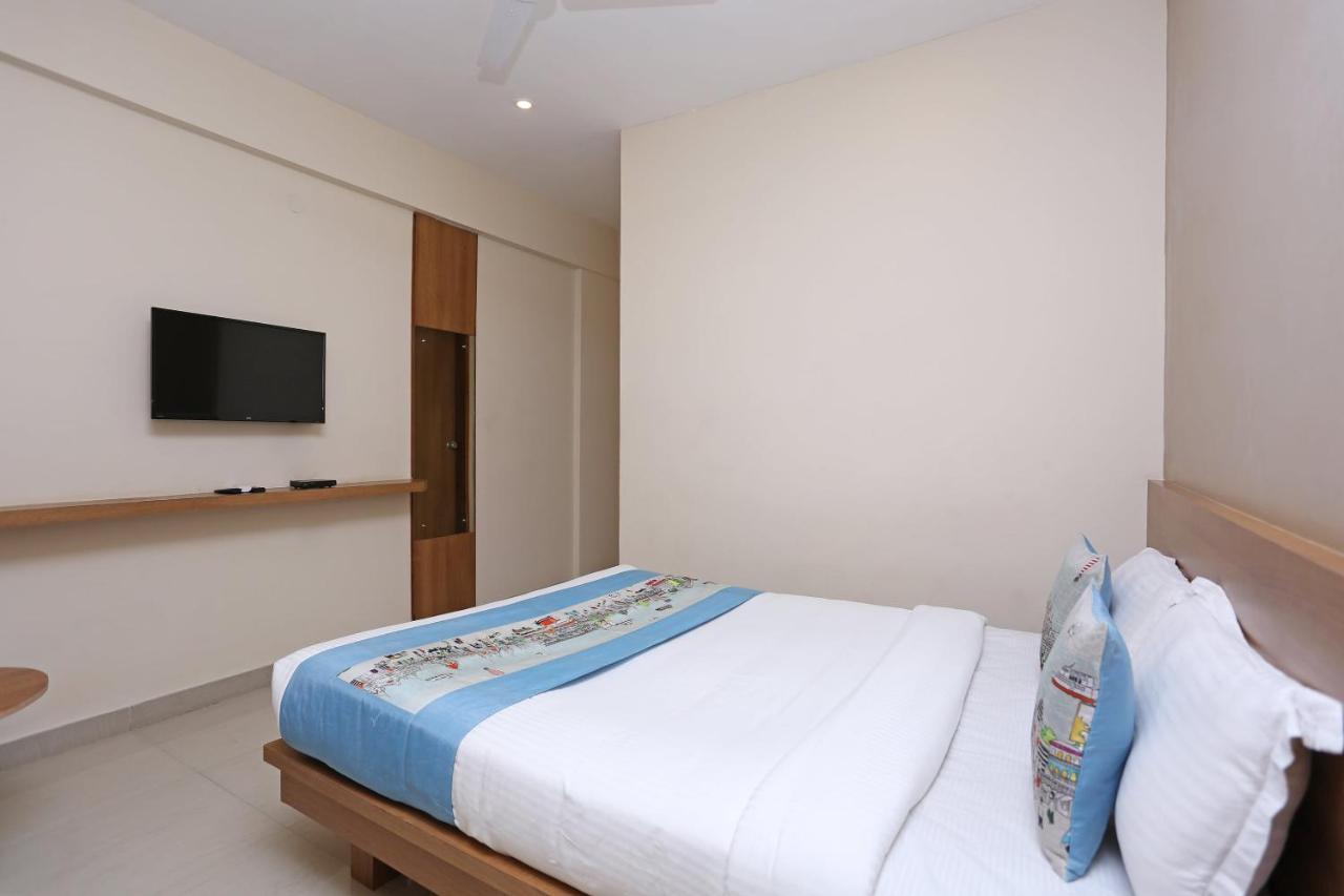 Oyo 6447 Samasth Rooms And Suites マイソール エクステリア 写真