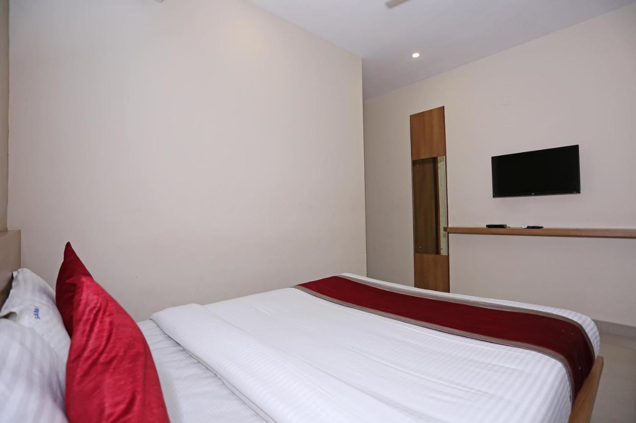 Oyo 6447 Samasth Rooms And Suites マイソール エクステリア 写真