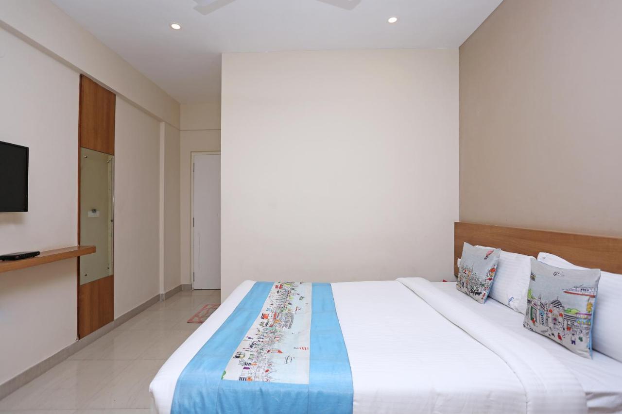 Oyo 6447 Samasth Rooms And Suites マイソール エクステリア 写真