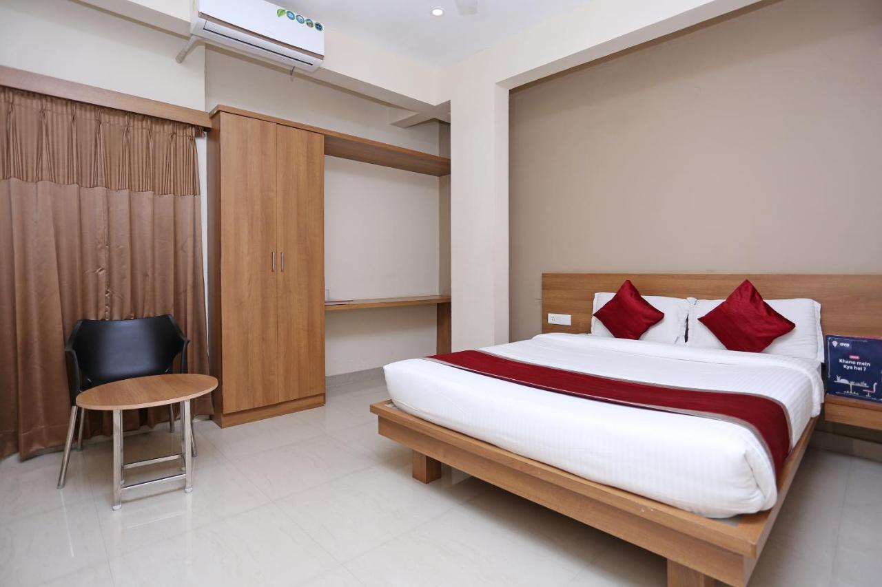 Oyo 6447 Samasth Rooms And Suites マイソール エクステリア 写真