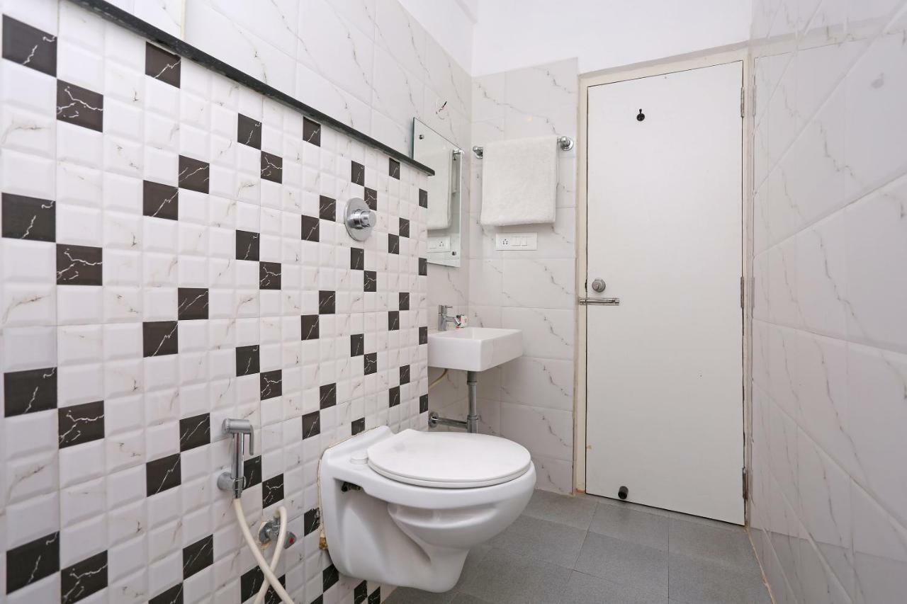 Oyo 6447 Samasth Rooms And Suites マイソール エクステリア 写真